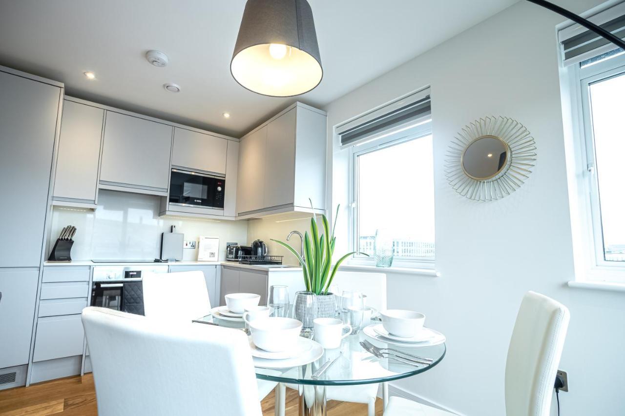 Deluxe Chic 1 2 Bed Apts Near Heathrow Legoland Windsor Slough Villa Eksteriør bilde