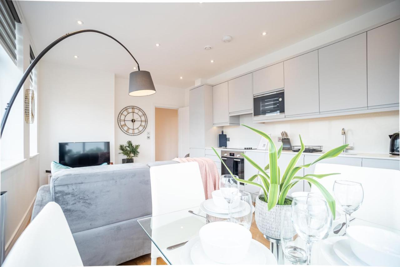 Deluxe Chic 1 2 Bed Apts Near Heathrow Legoland Windsor Slough Villa Eksteriør bilde