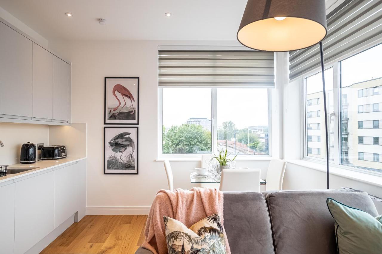 Deluxe Chic 1 2 Bed Apts Near Heathrow Legoland Windsor Slough Villa Eksteriør bilde