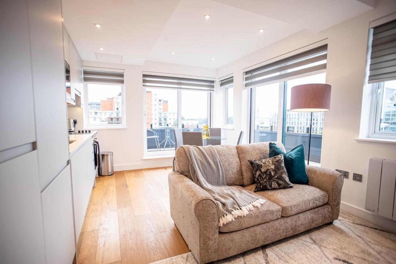 Deluxe Chic 1 2 Bed Apts Near Heathrow Legoland Windsor Slough Villa Eksteriør bilde
