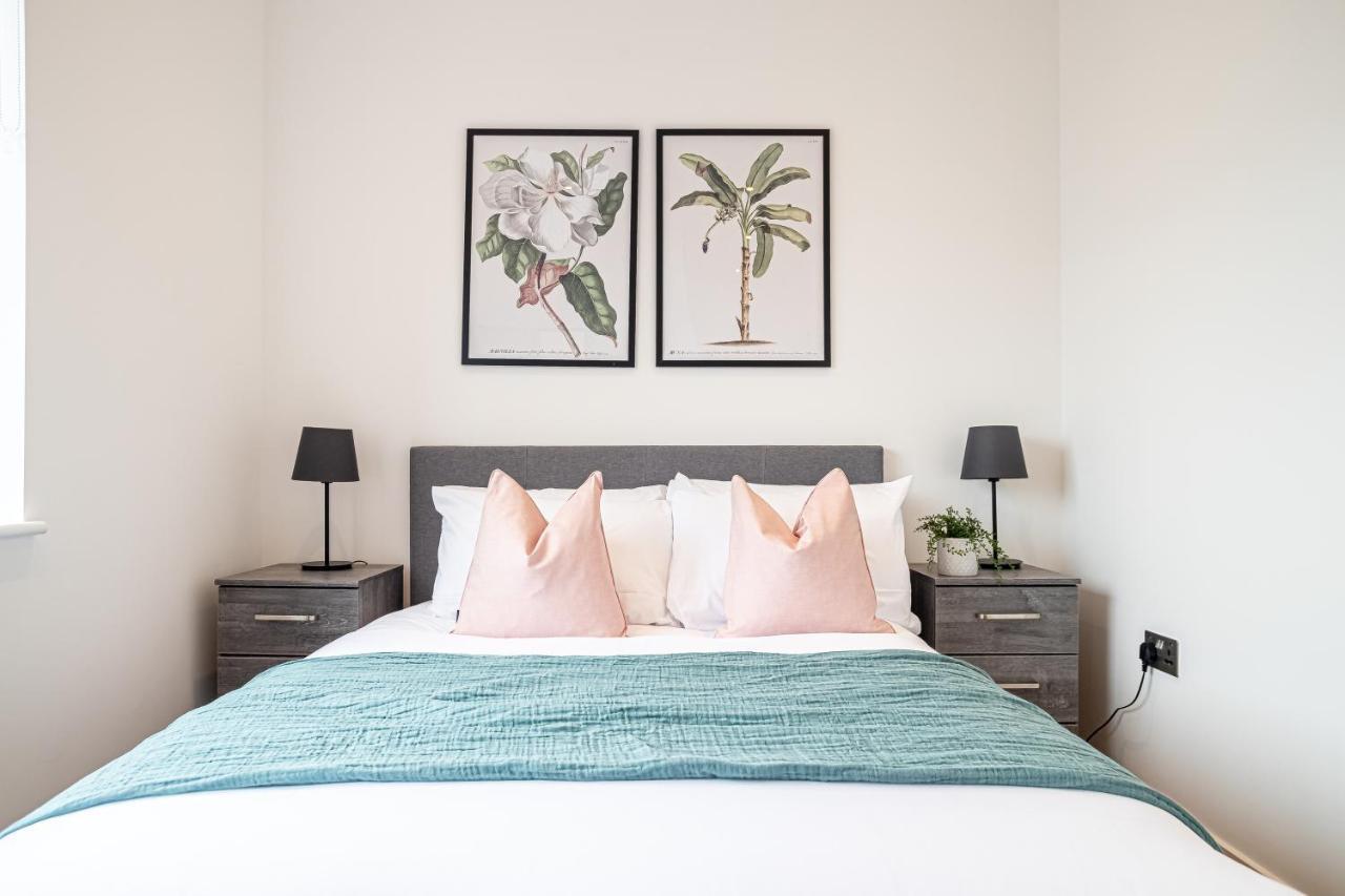 Deluxe Chic 1 2 Bed Apts Near Heathrow Legoland Windsor Slough Villa Eksteriør bilde