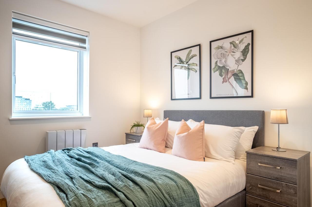 Deluxe Chic 1 2 Bed Apts Near Heathrow Legoland Windsor Slough Villa Eksteriør bilde