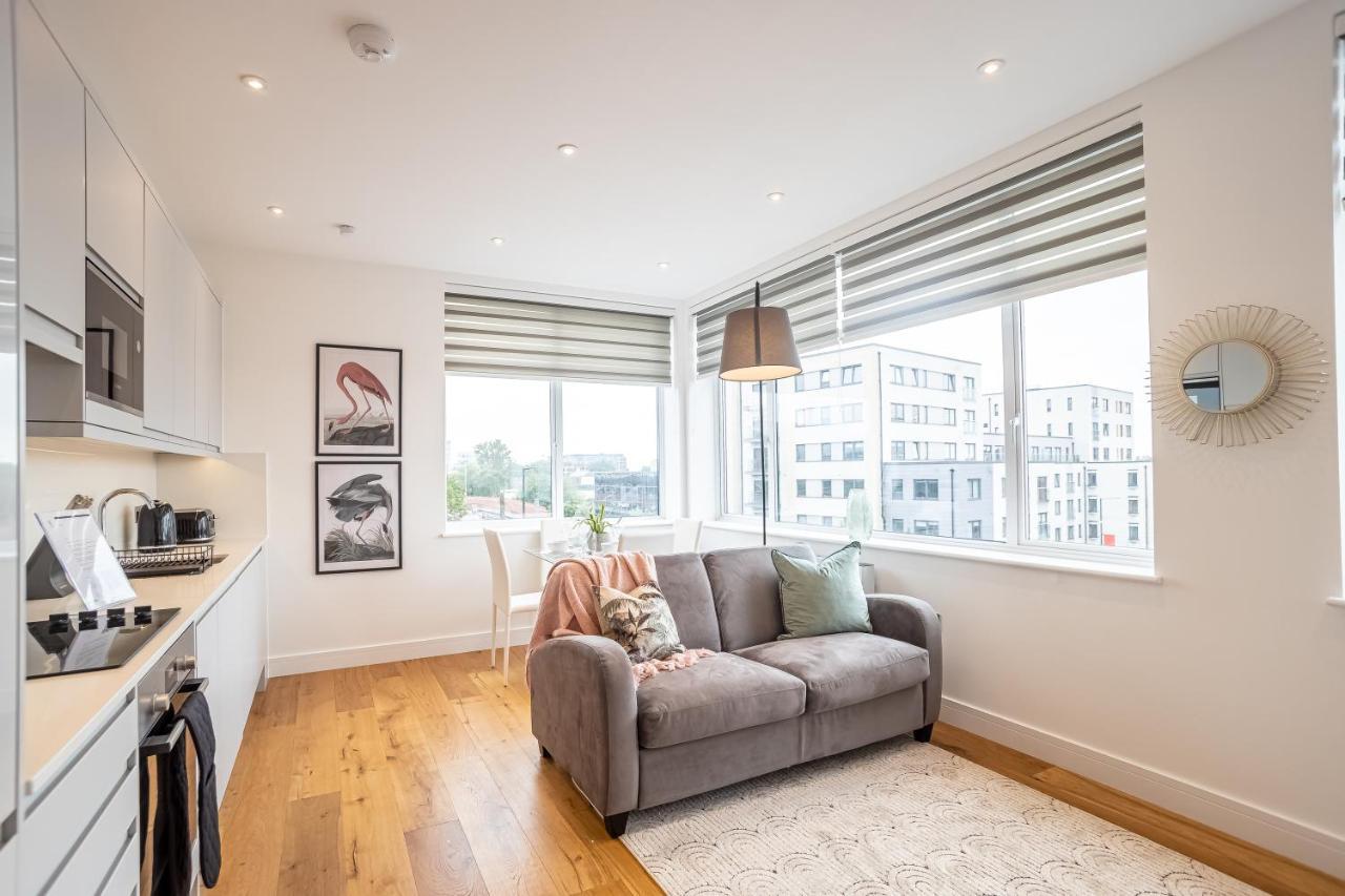 Deluxe Chic 1 2 Bed Apts Near Heathrow Legoland Windsor Slough Villa Eksteriør bilde
