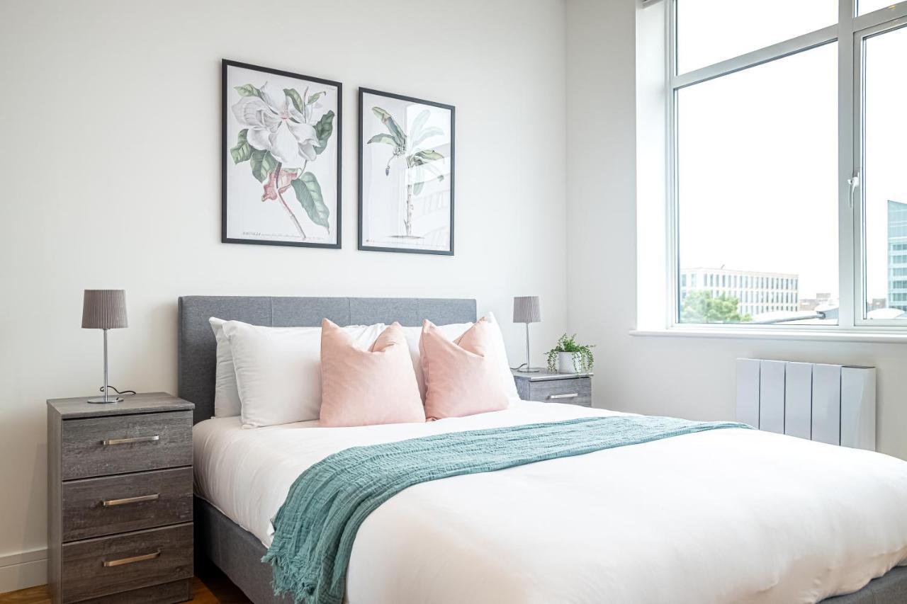 Deluxe Chic 1 2 Bed Apts Near Heathrow Legoland Windsor Slough Villa Eksteriør bilde