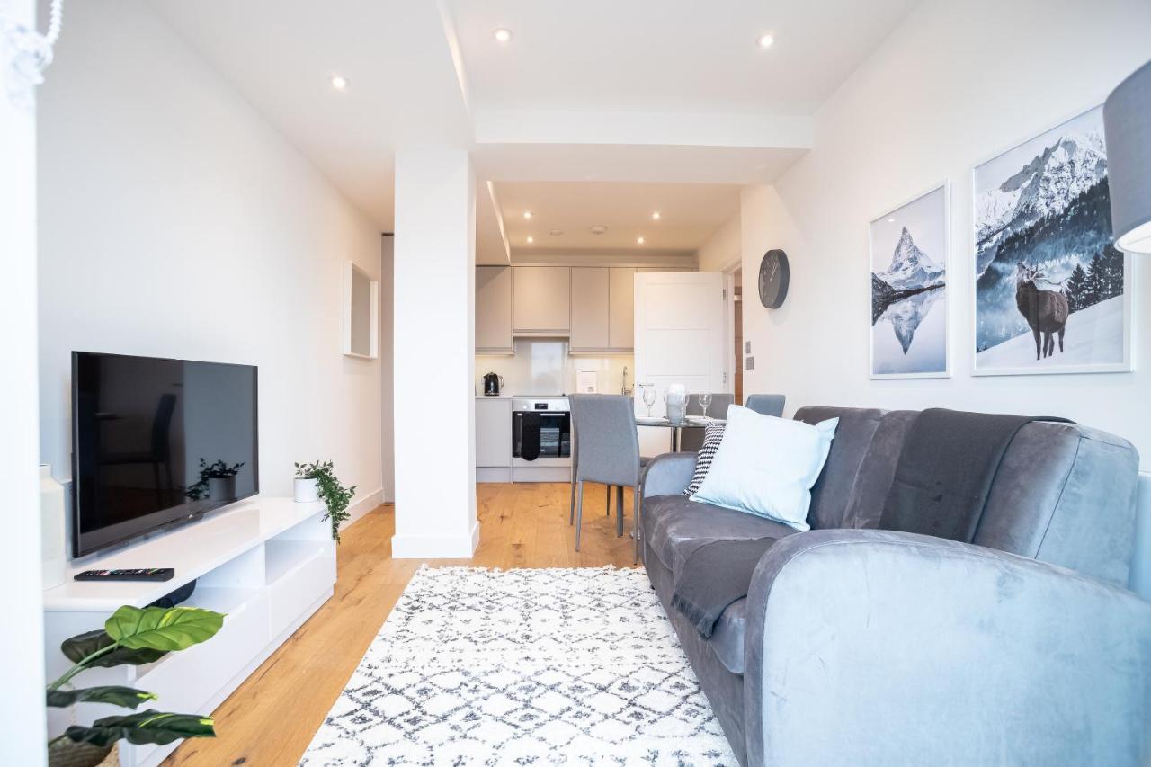 Deluxe Chic 1 2 Bed Apts Near Heathrow Legoland Windsor Slough Villa Eksteriør bilde