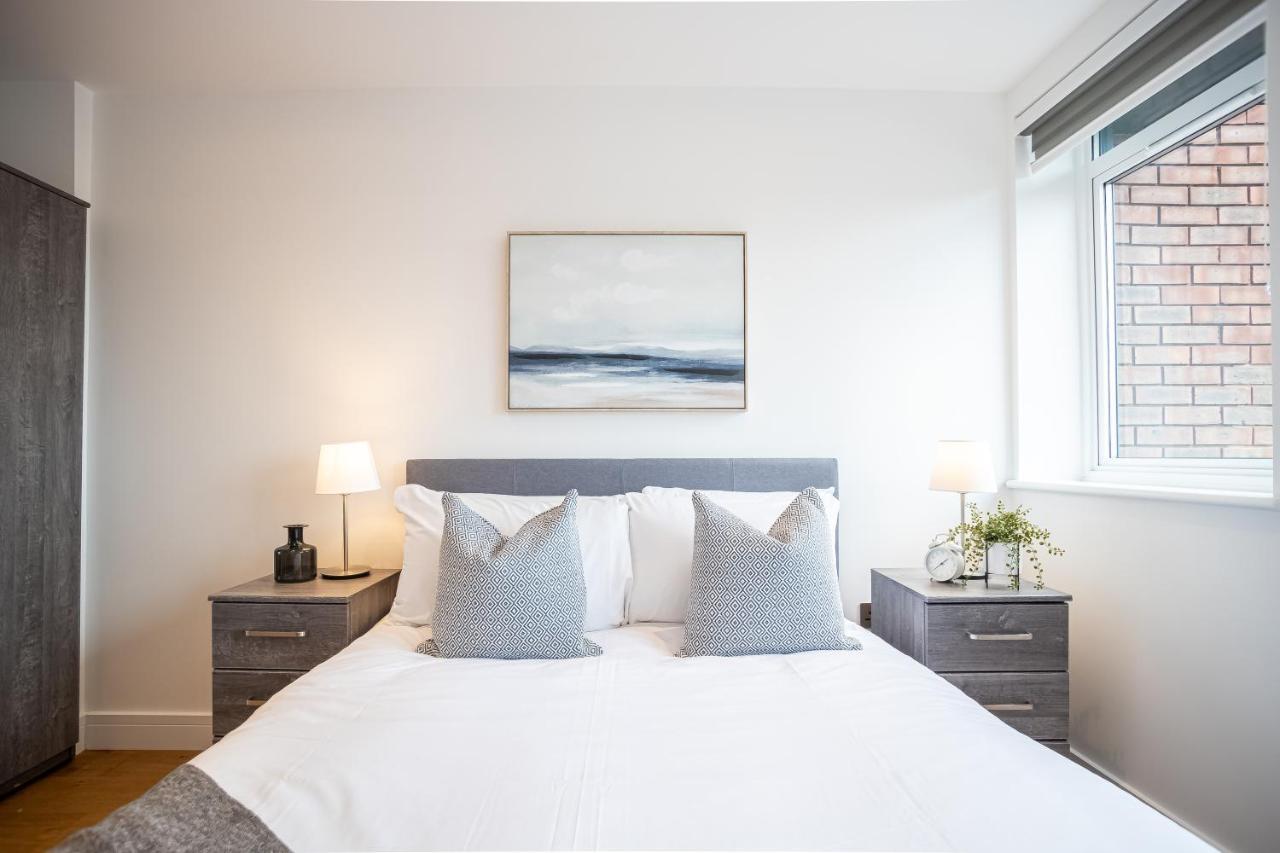 Deluxe Chic 1 2 Bed Apts Near Heathrow Legoland Windsor Slough Villa Eksteriør bilde