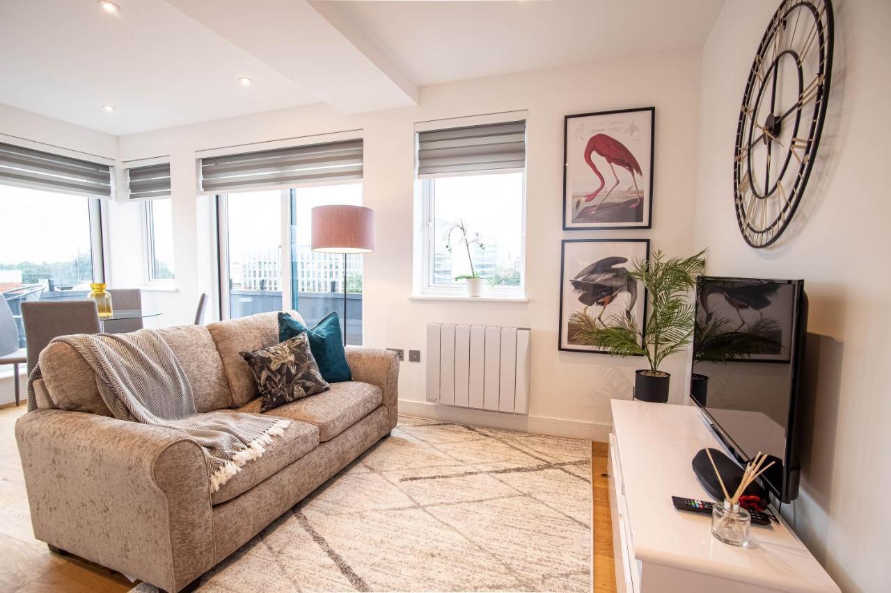 Deluxe Chic 1 2 Bed Apts Near Heathrow Legoland Windsor Slough Villa Eksteriør bilde
