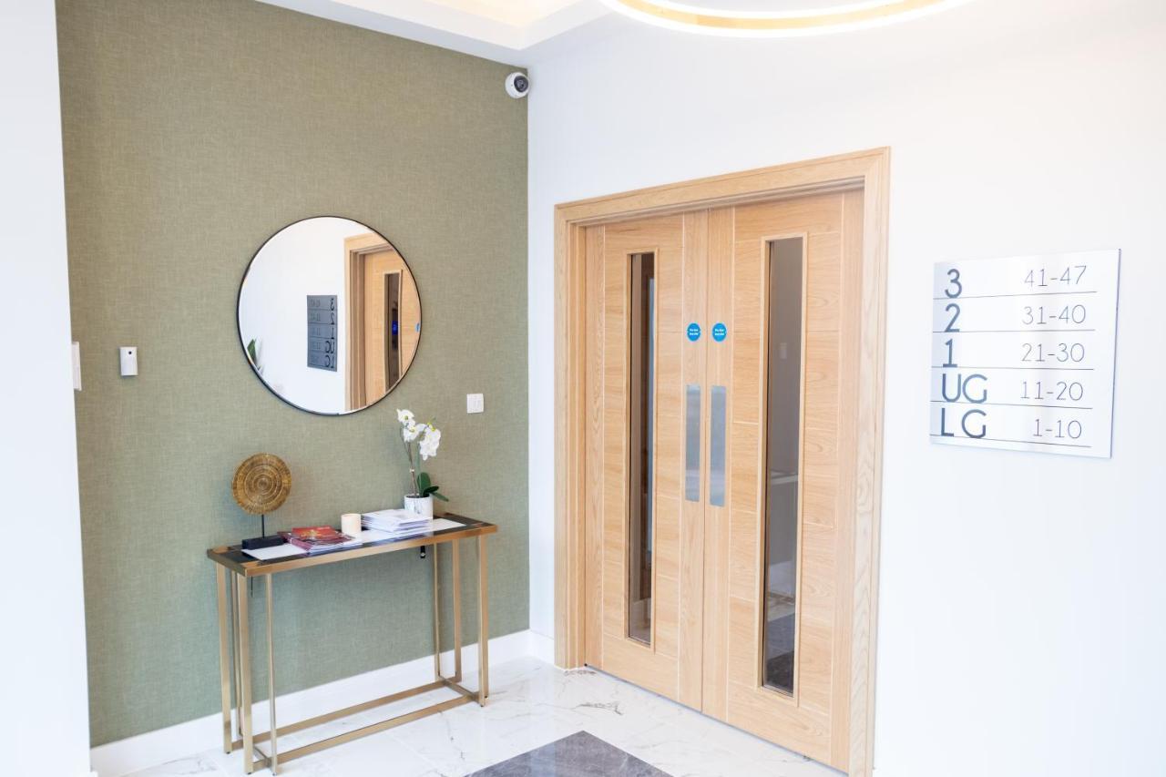 Deluxe Chic 1 2 Bed Apts Near Heathrow Legoland Windsor Slough Villa Eksteriør bilde
