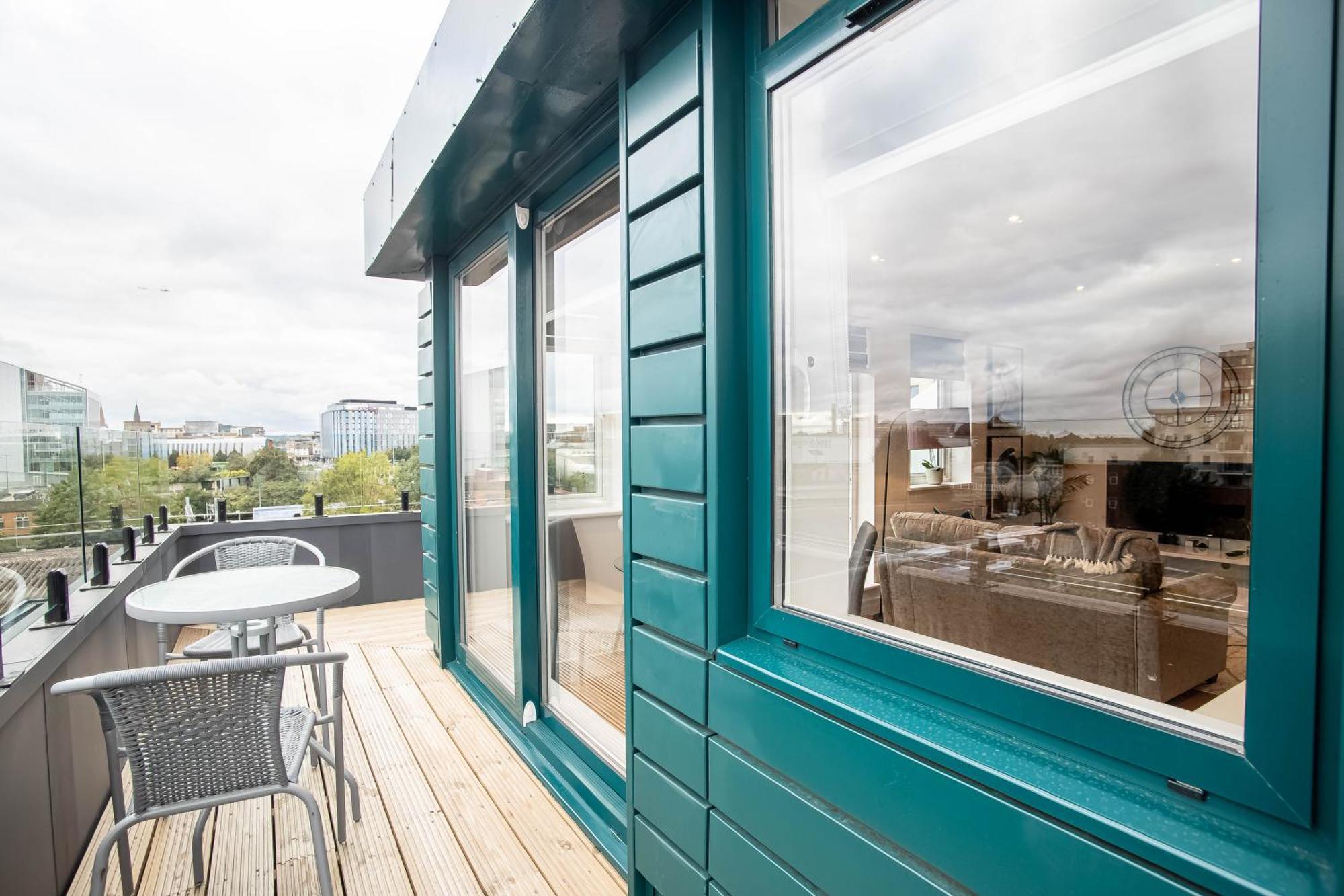Deluxe Chic 1 2 Bed Apts Near Heathrow Legoland Windsor Slough Villa Eksteriør bilde
