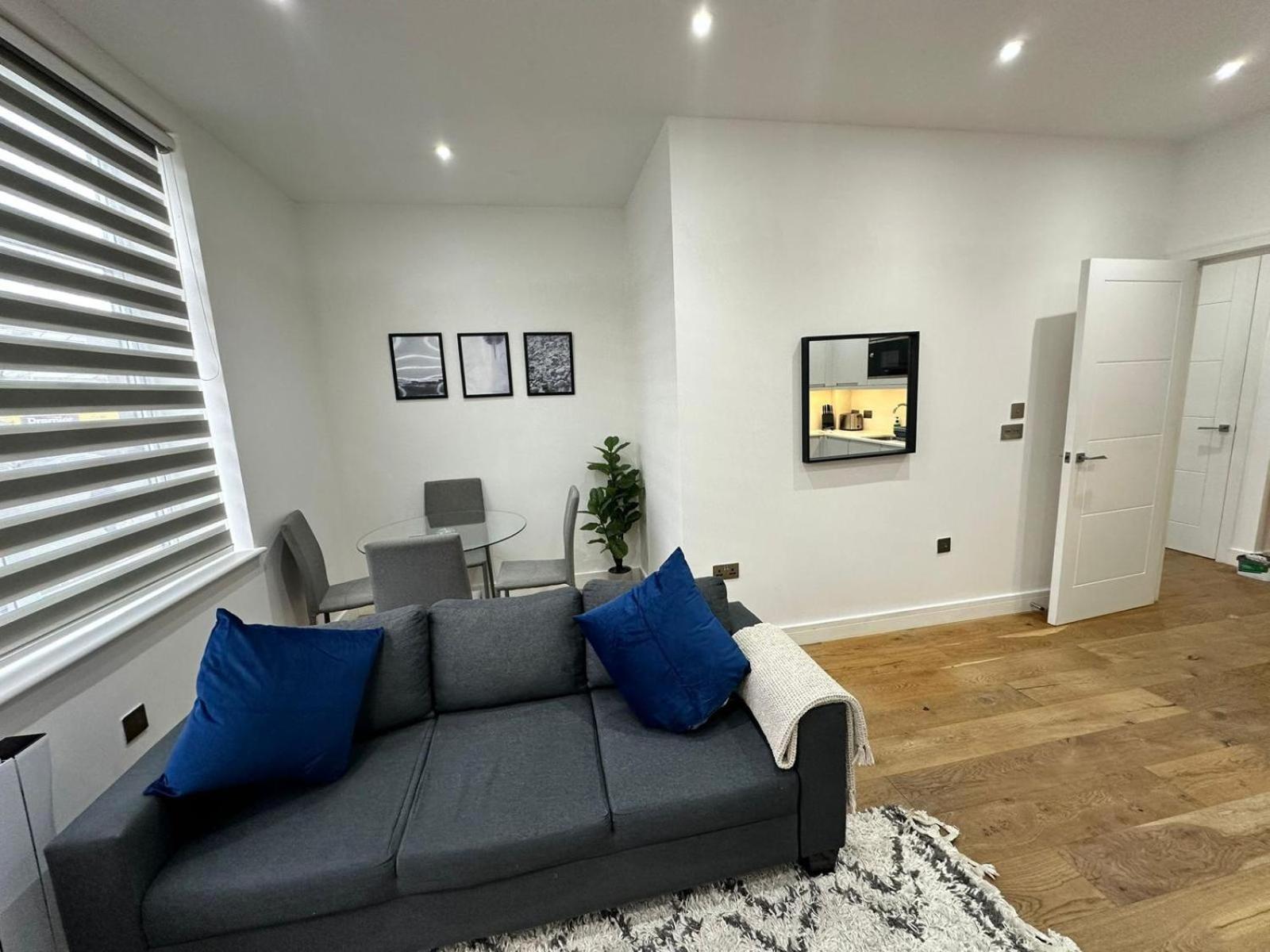 Deluxe Chic 1 2 Bed Apts Near Heathrow Legoland Windsor Slough Villa Eksteriør bilde