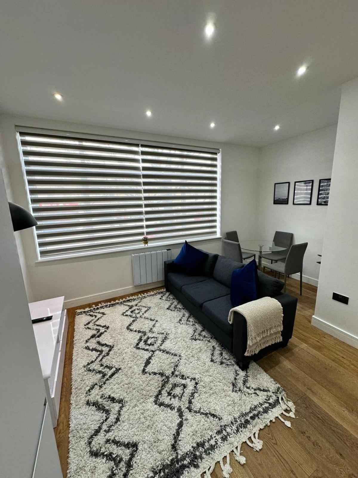 Deluxe Chic 1 2 Bed Apts Near Heathrow Legoland Windsor Slough Villa Eksteriør bilde