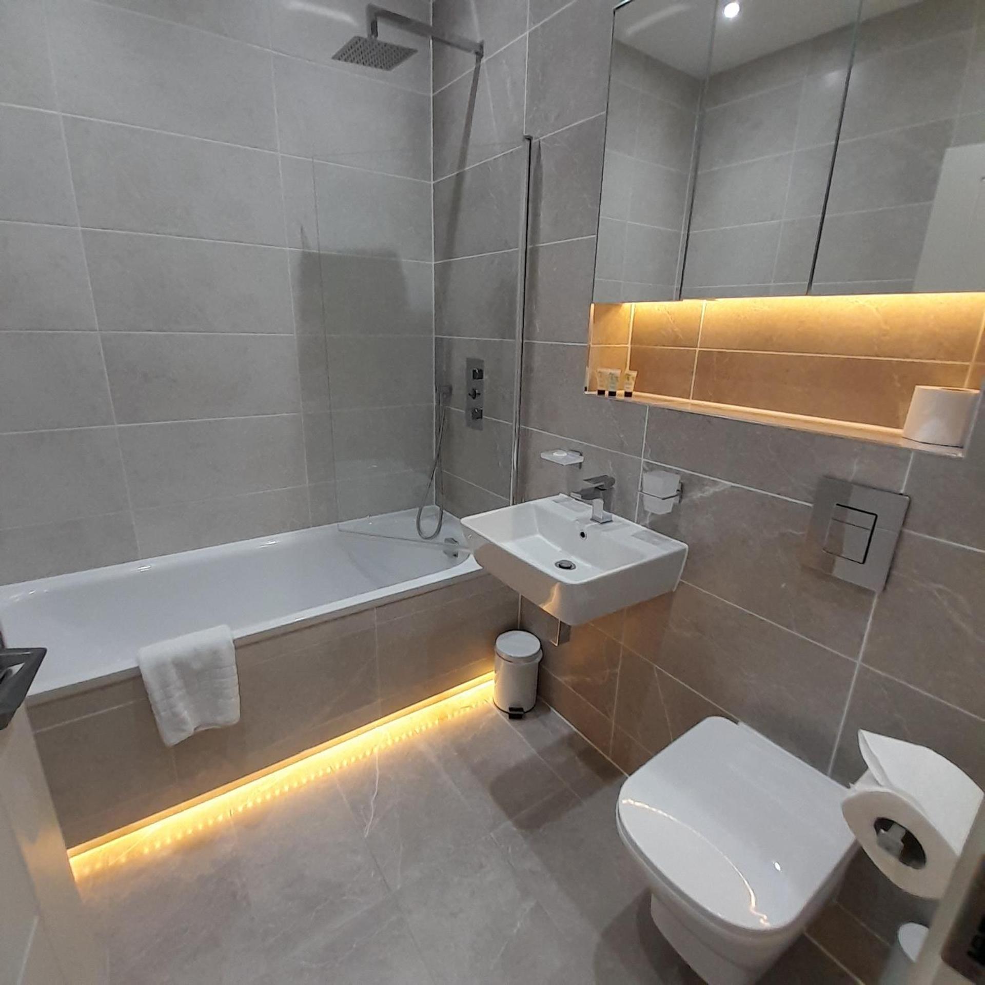 Deluxe Chic 1 2 Bed Apts Near Heathrow Legoland Windsor Slough Villa Eksteriør bilde