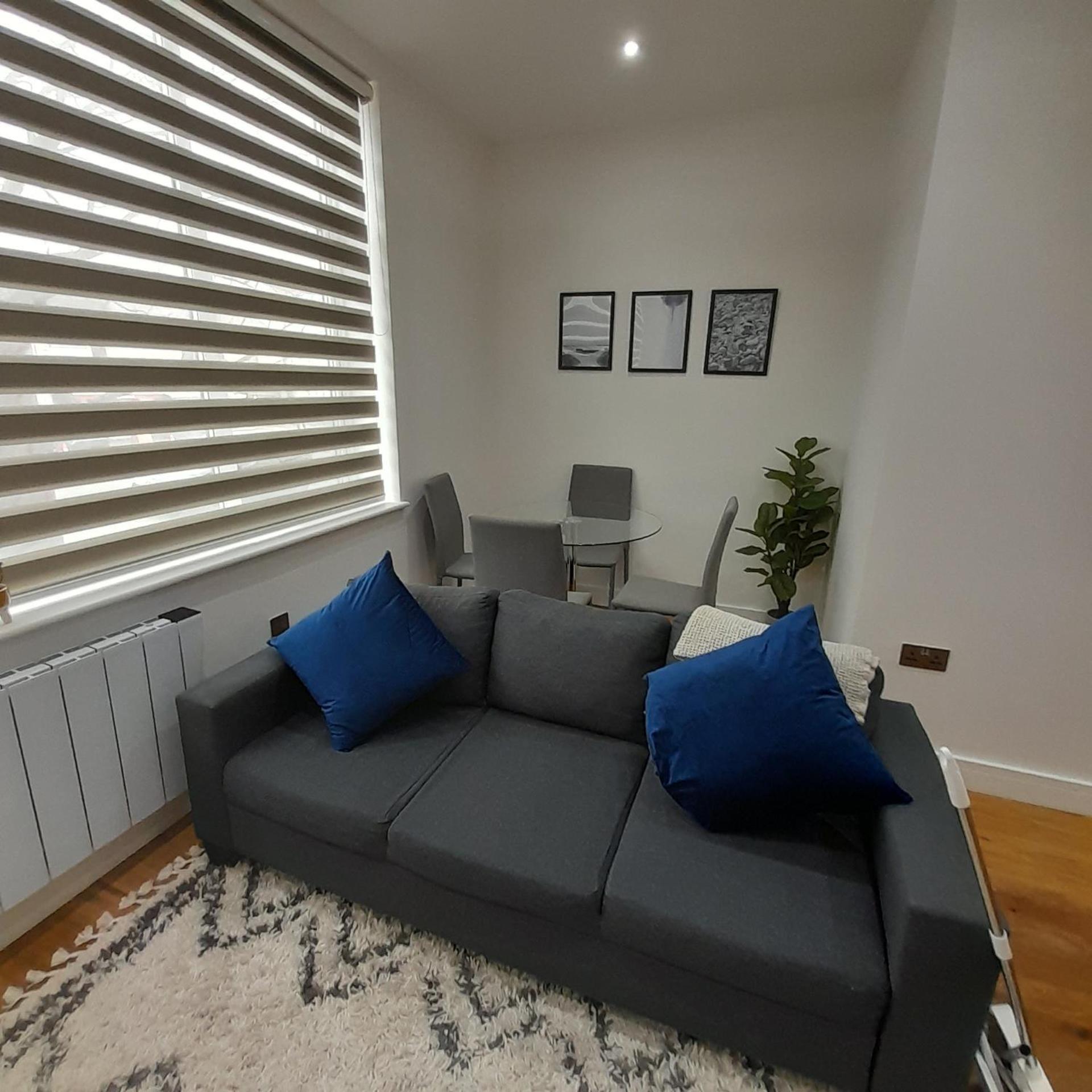 Deluxe Chic 1 2 Bed Apts Near Heathrow Legoland Windsor Slough Villa Eksteriør bilde